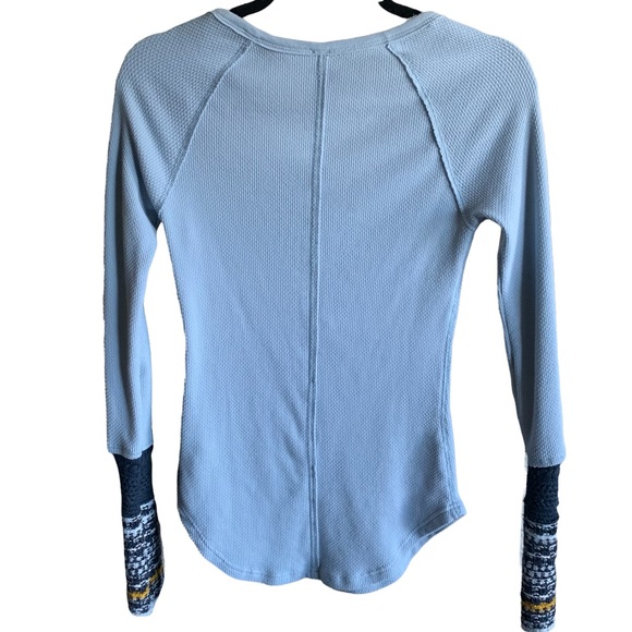 ⛔️SOLD⛔️ FREE PEOPLE Thermal Henley Crochet Cuff Trim Long Sleeves Top - Picture 2 of 10